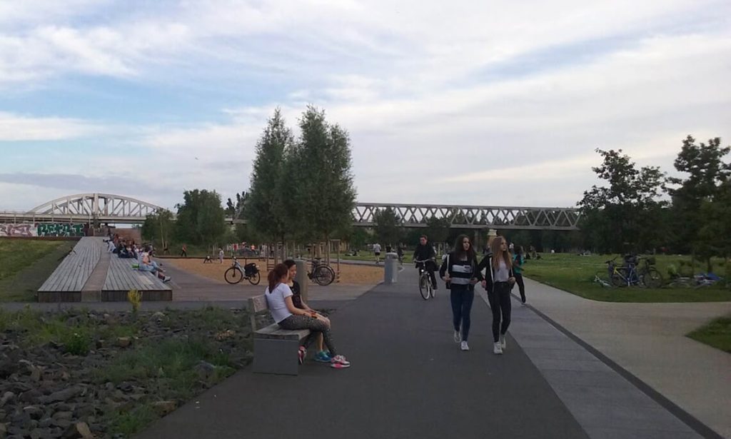 02-parcul-sub-arini-studiu-de-caz-03-park-am-gleisdreieck-image-06.jpg