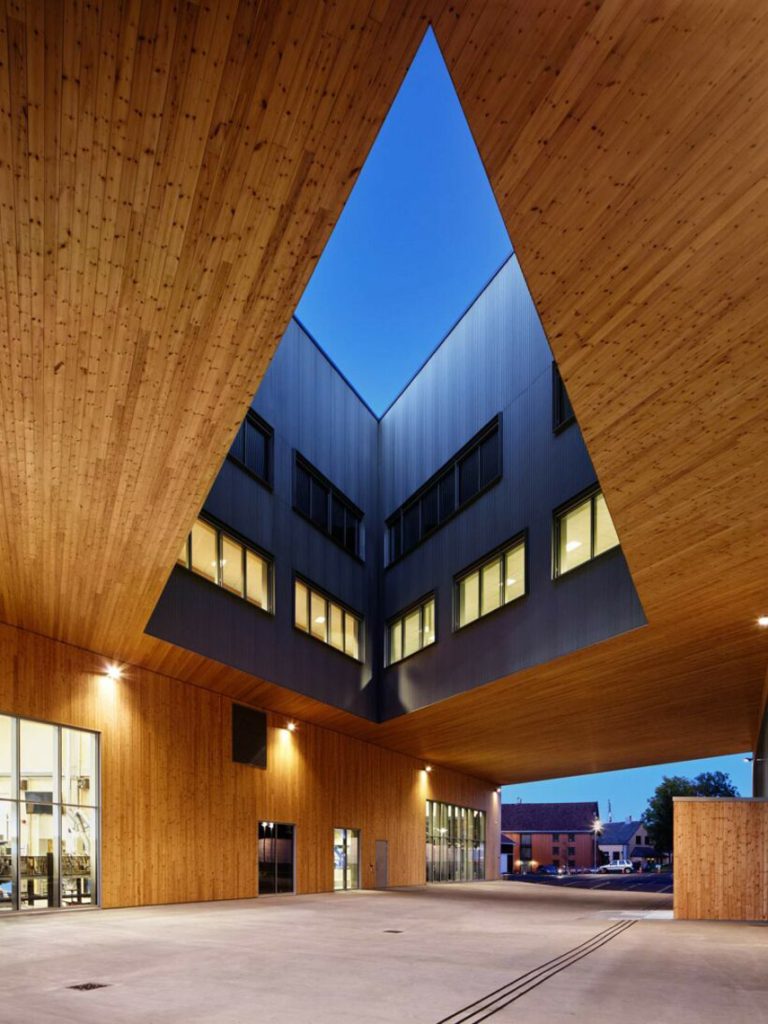 07-campus-dual-studiu-de-caz-01-faerder-technical-college-image-02.jpg
