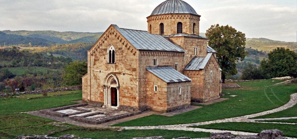 Poza-6-Manastirea-Gradac.jpg